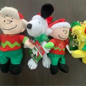 Lot Of 4 Charlie Brown & Snoopy Plushies Stuffed Toys Peanuts